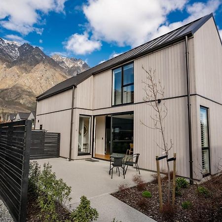 Nestled Below The Remarkables Queenstown Buitenkant foto