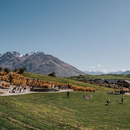 Nestled Below The Remarkables Queenstown Buitenkant foto