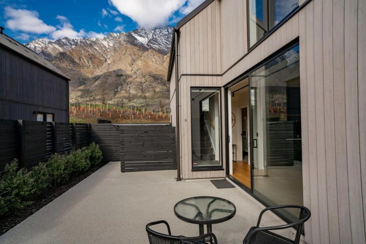 Nestled Below The Remarkables Queenstown Buitenkant foto