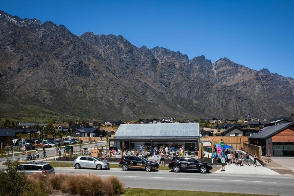 Nestled Below The Remarkables Queenstown Buitenkant foto
