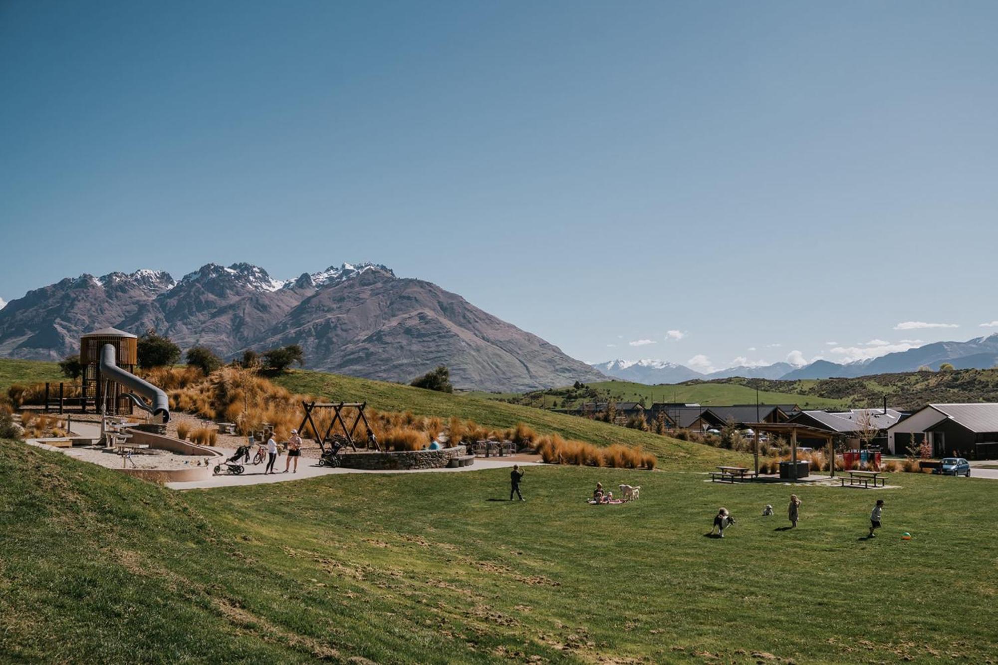 Nestled Below The Remarkables Queenstown Buitenkant foto